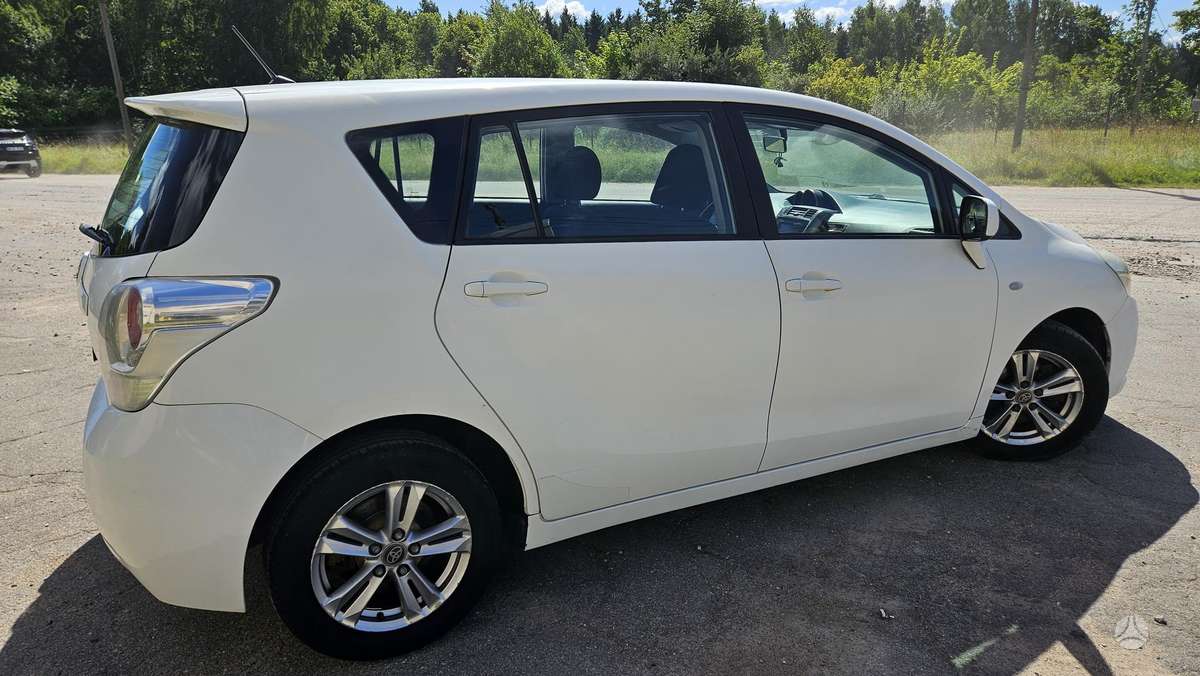 Toyota Verso - 5