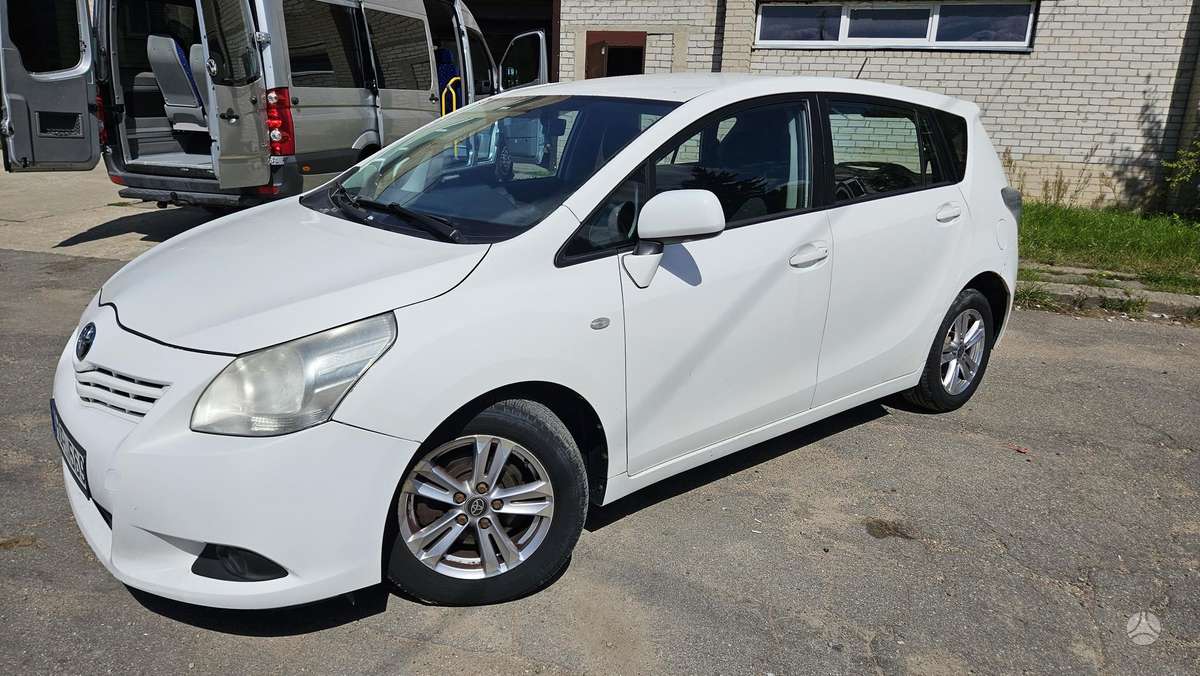 Toyota Verso - 2