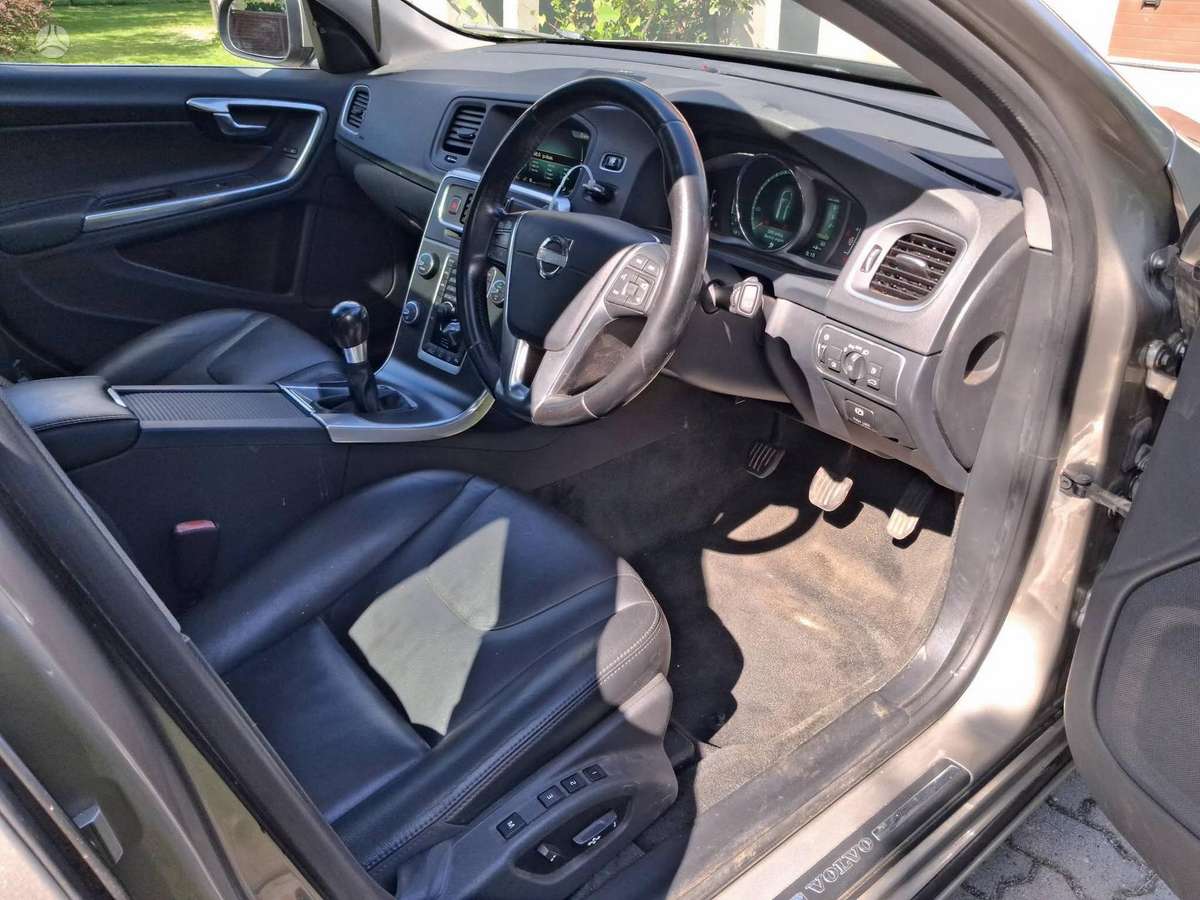 Volvo V60 Dalimis