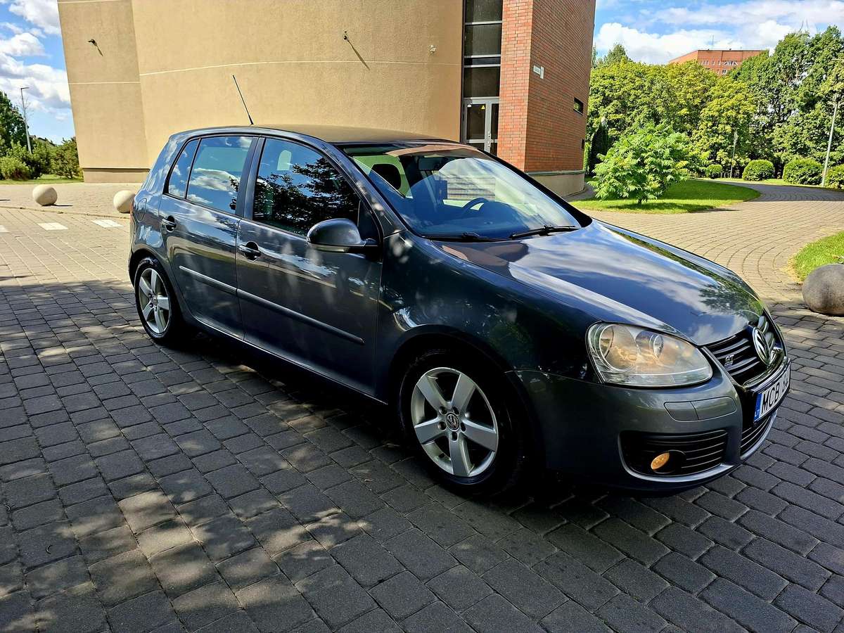 Volkswagen Golf - 2