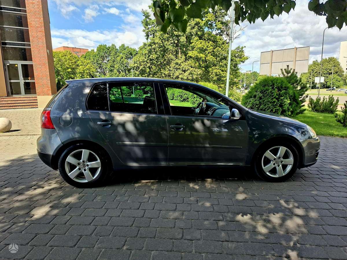 Volkswagen Golf - 4