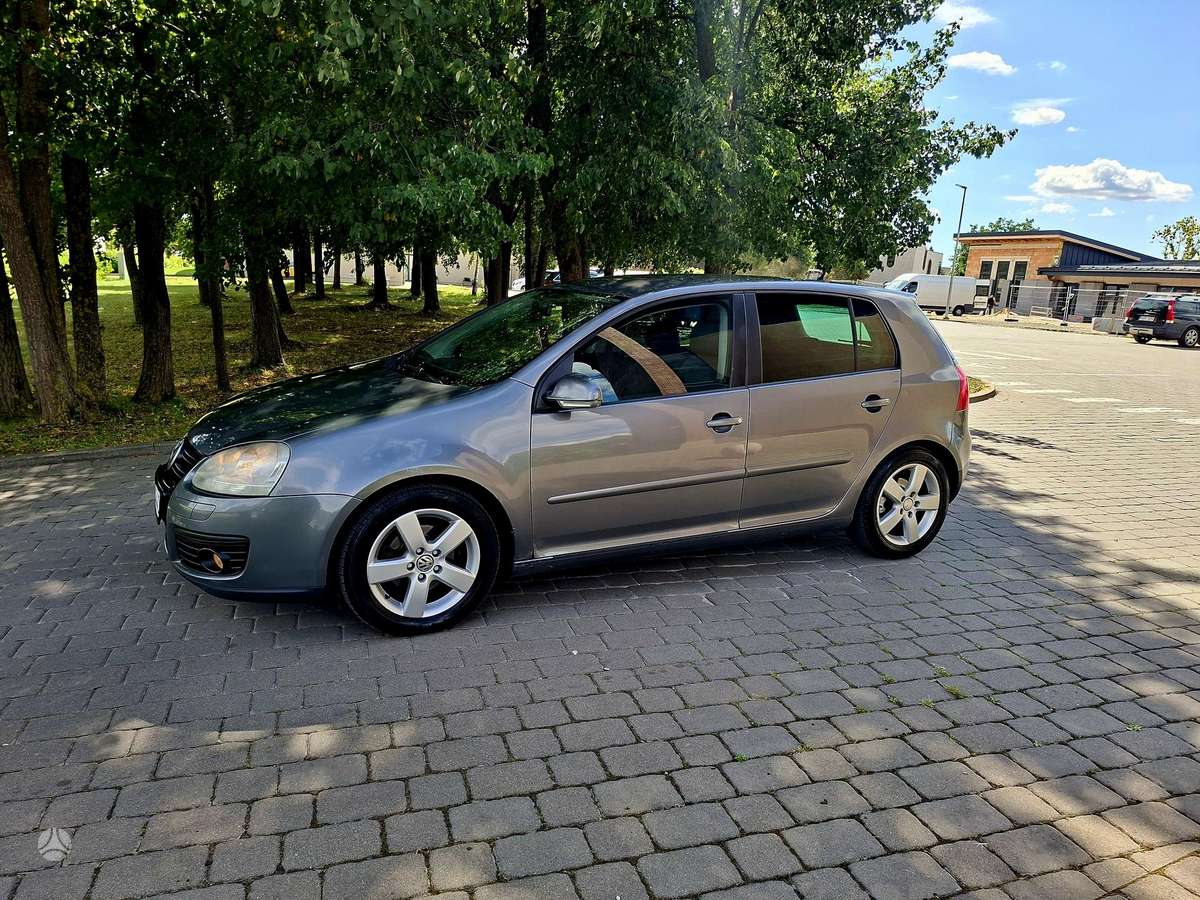 Volkswagen Golf - 5
