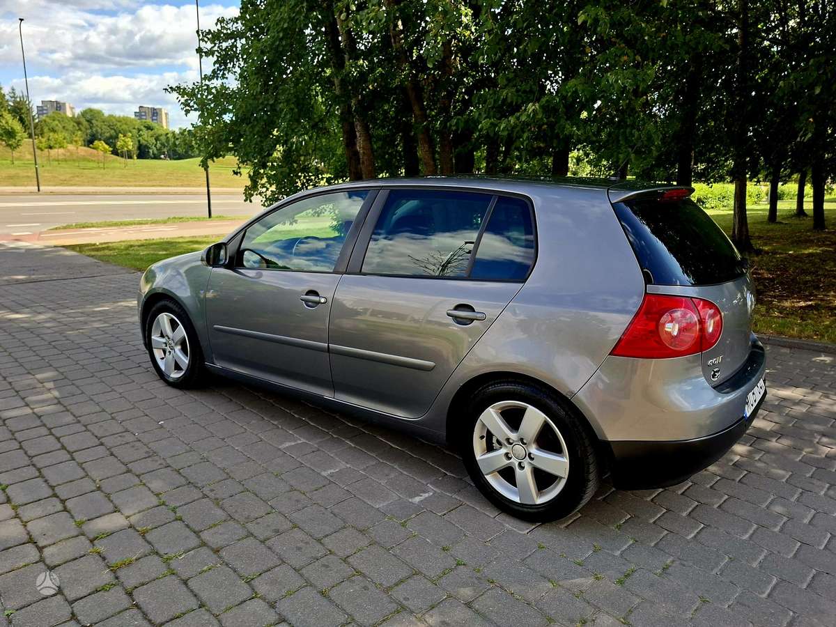 Volkswagen Golf - 6