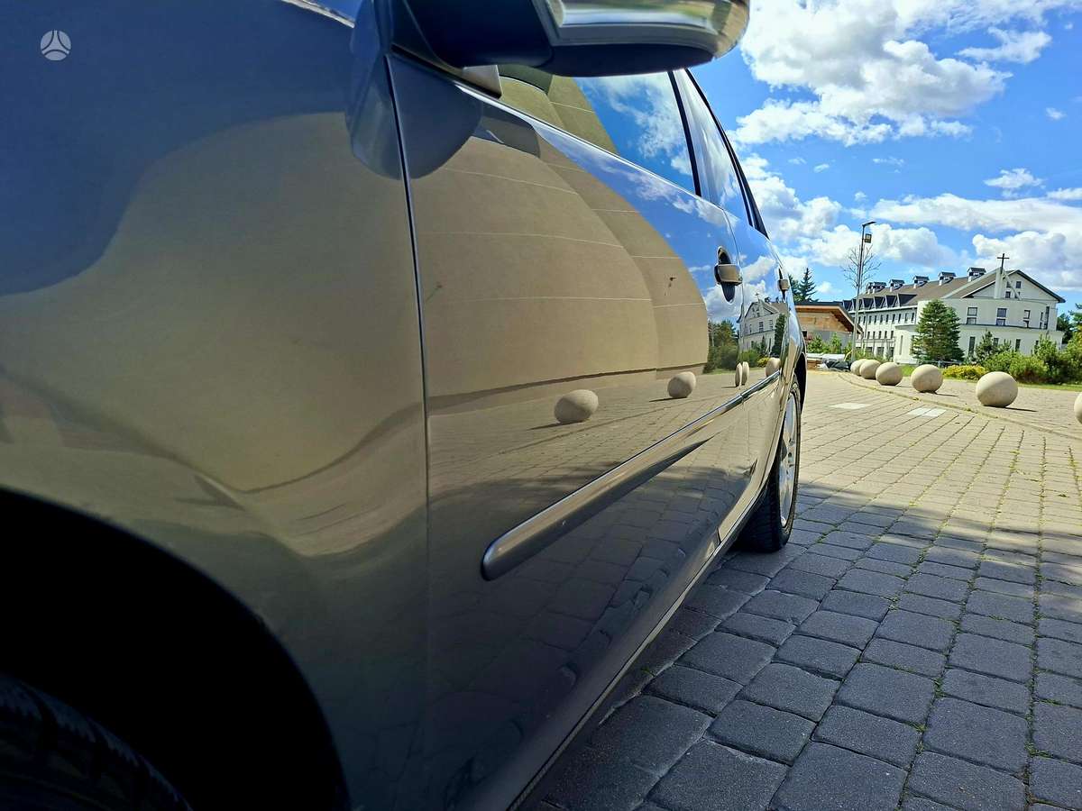 Volkswagen Golf - 11