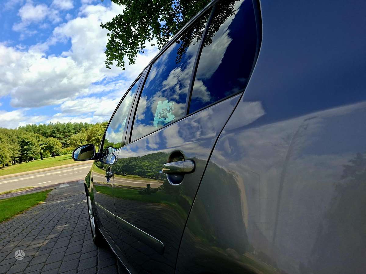 Volkswagen Golf - 12