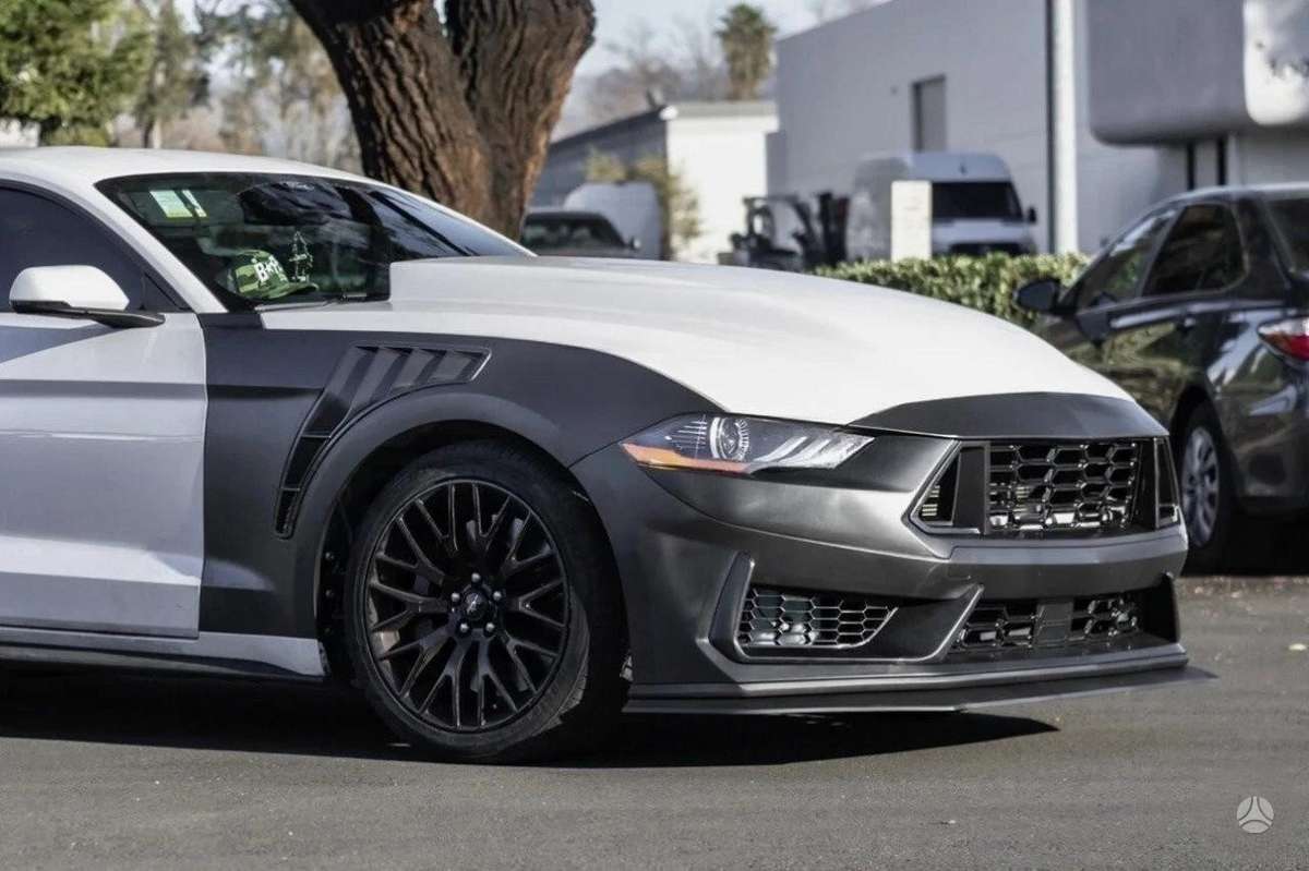 Ford Mustang sparnai