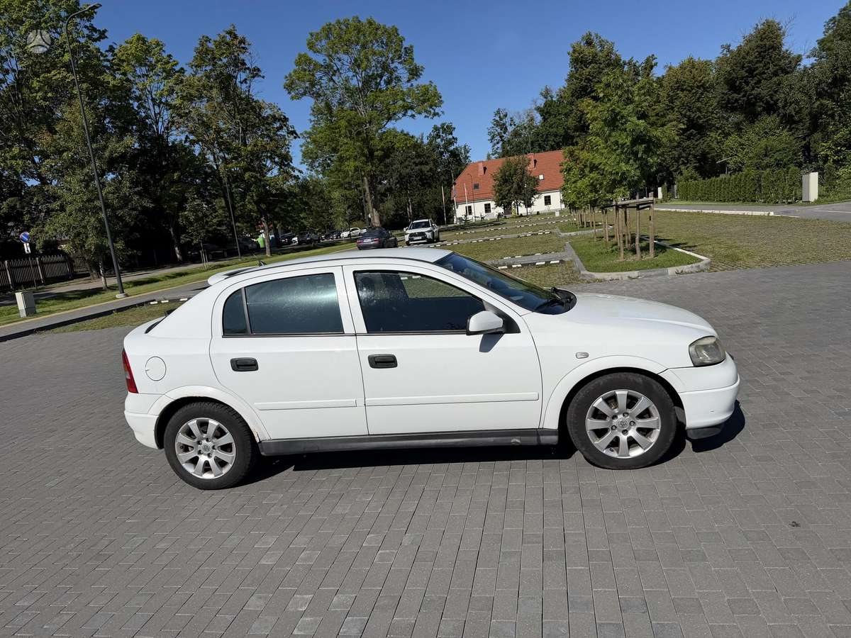 Opel Astra, 2.0 l., Седан