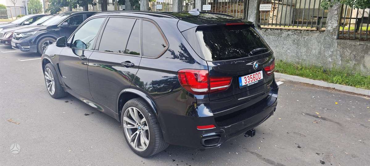 BMW X5, 4.4 l., off-road / crossover