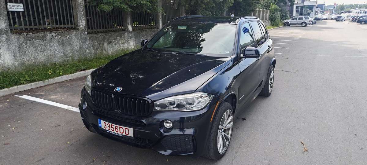 BMW X5, 4.4 l., off-road / crossover