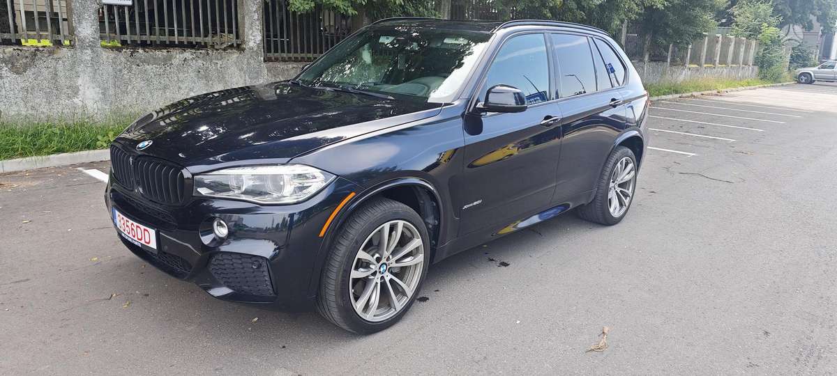 BMW X5, 4.4 l., off-road / crossover