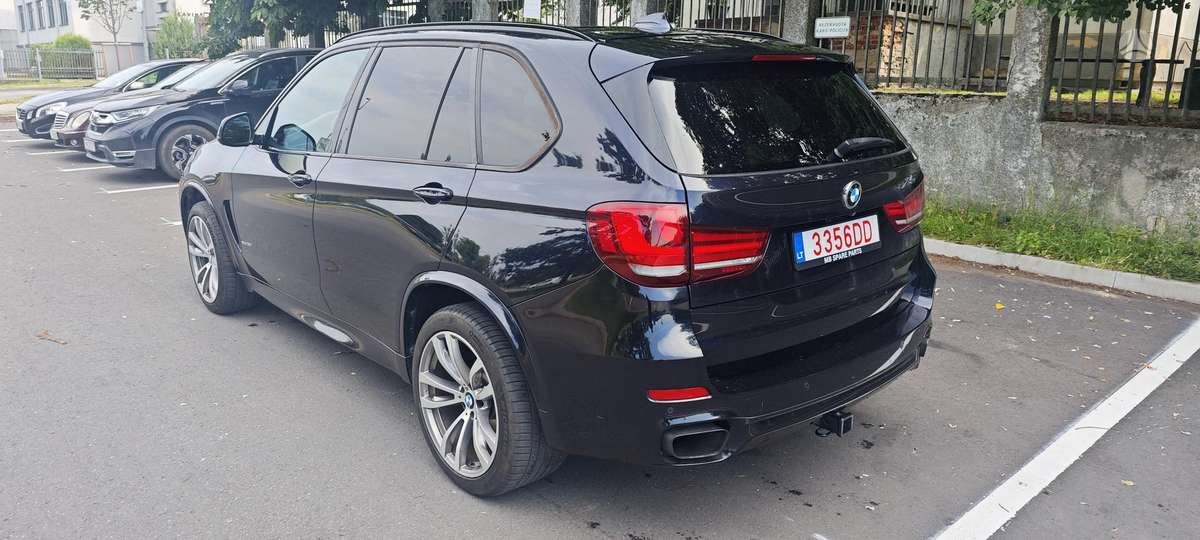 BMW X5, 4.4 l., off-road / crossover