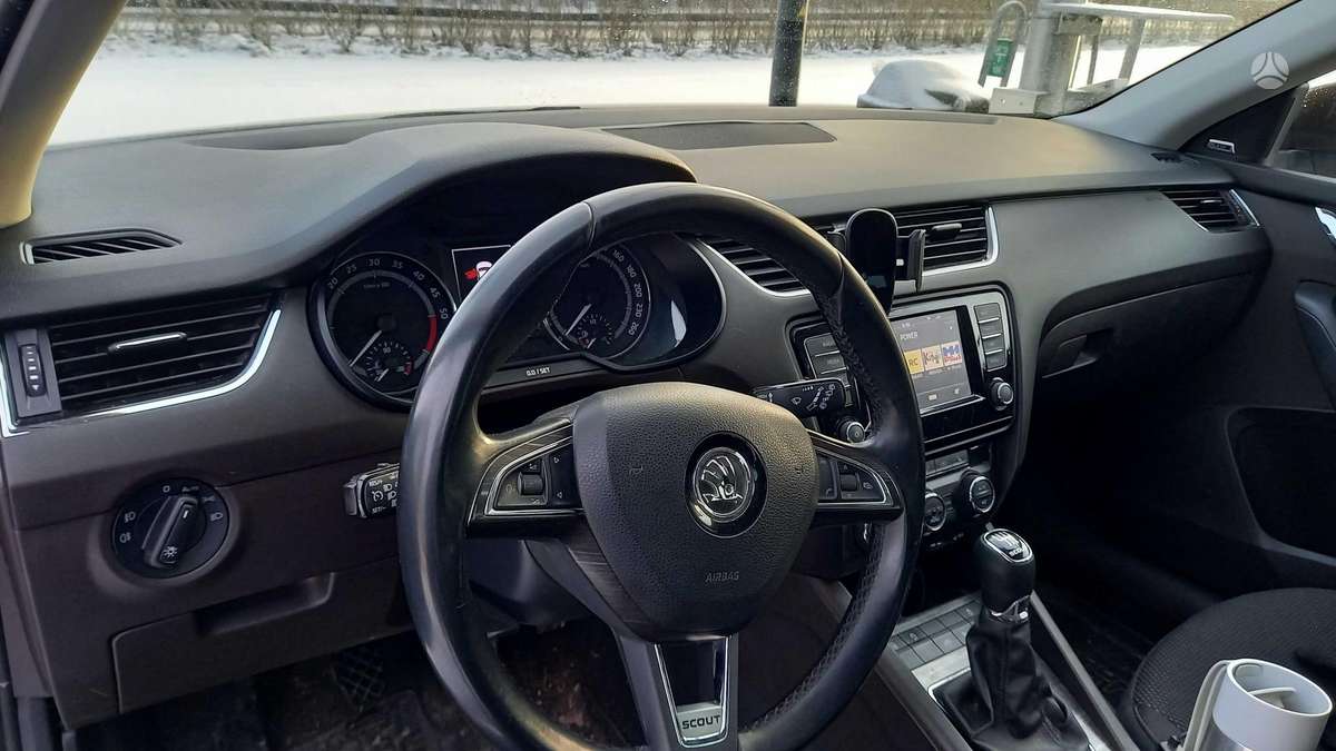 Škoda Octavia Scout - 8