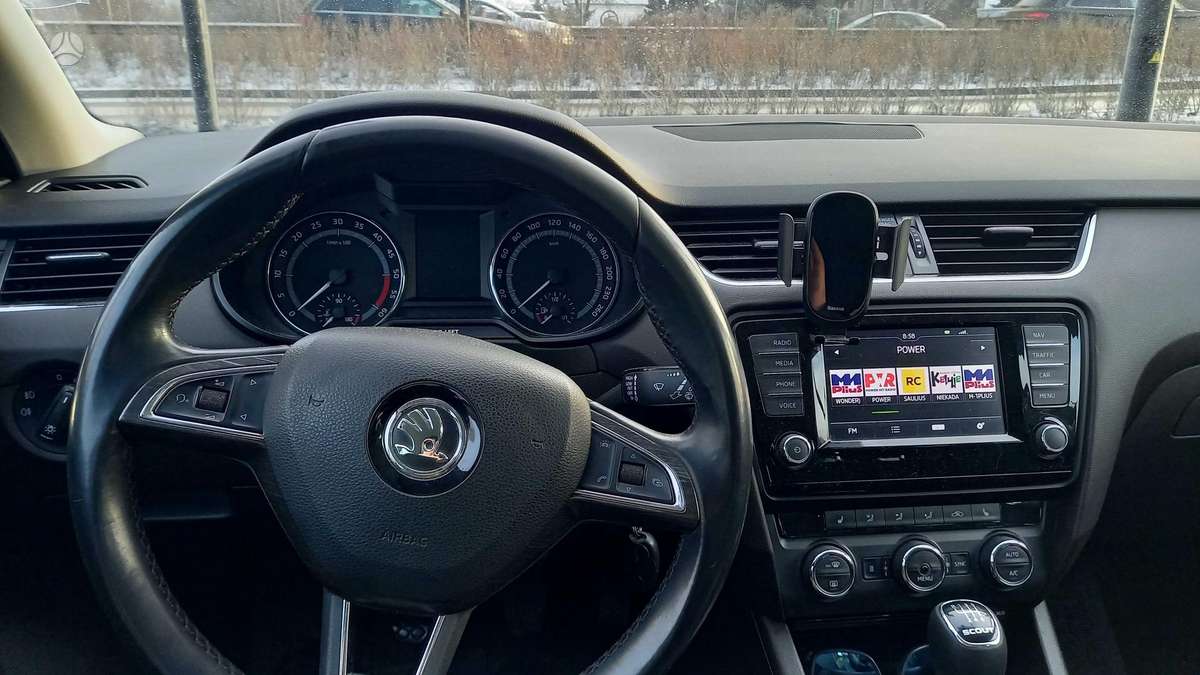 Škoda Octavia Scout - 10