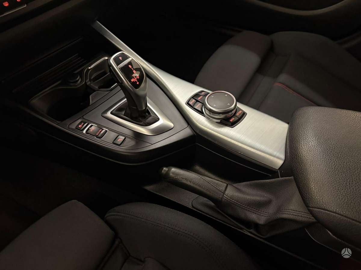 BMW 120, 2.0 l., hatchback