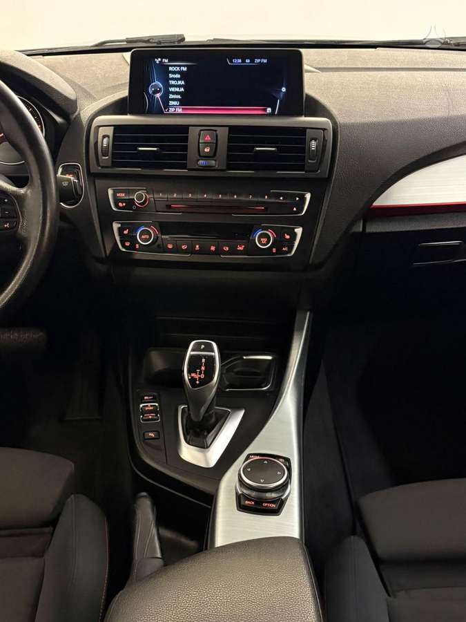 BMW 120, 2.0 l., hatchback