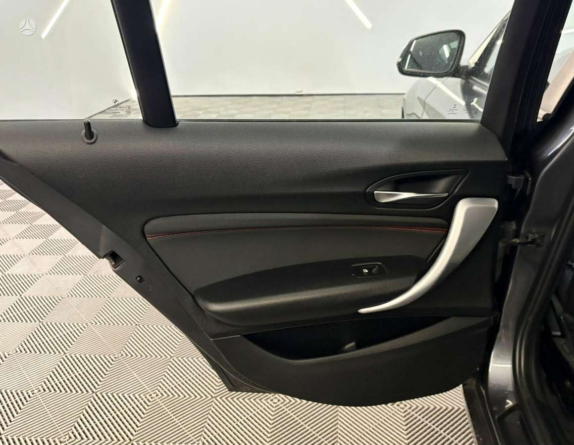 BMW 120, 2.0 l., Хэтчбек