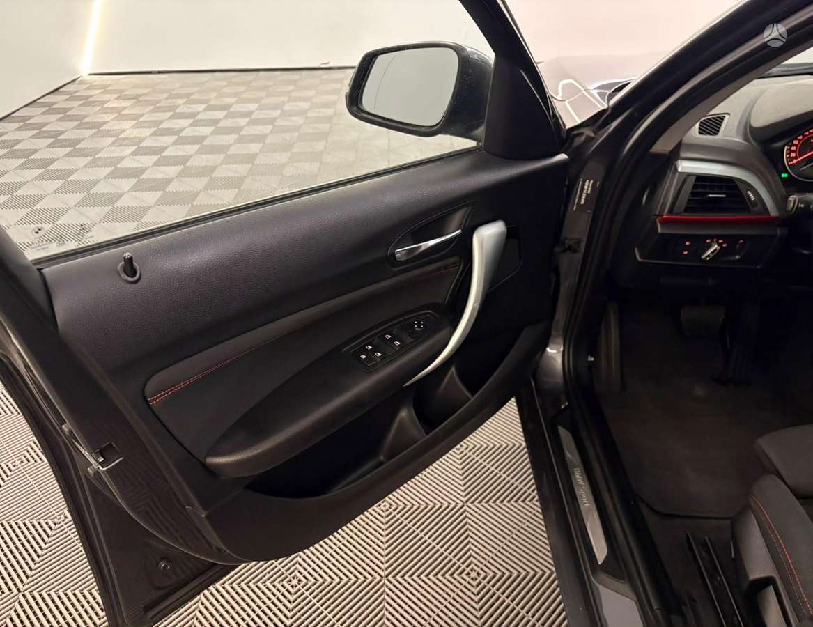 BMW 120, 2.0 l., hatchback
