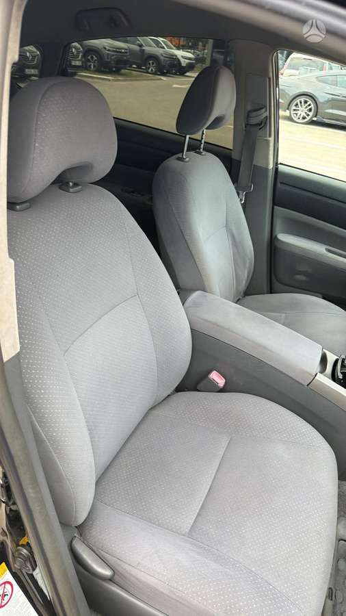 Toyota Prius - 10