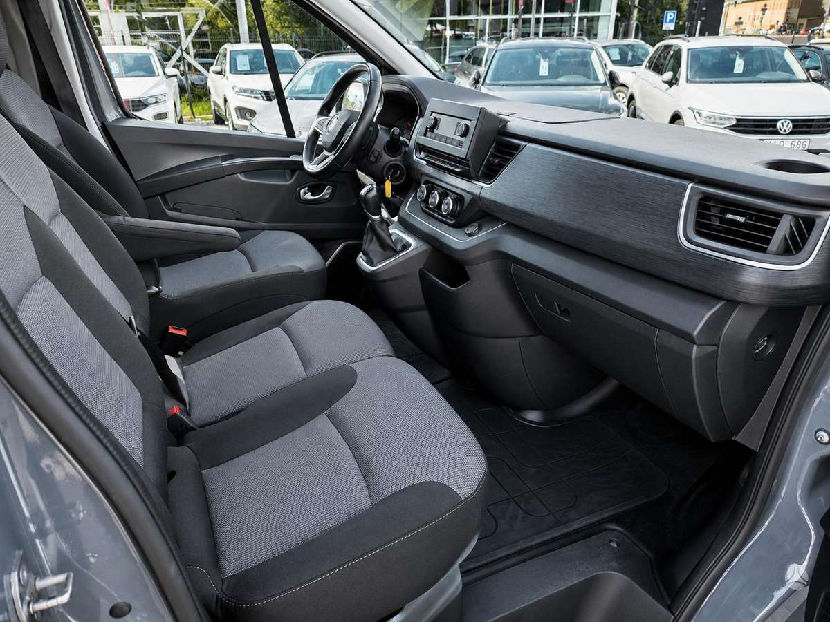 Renault Trafic, 2.0 l., mpv / minivan