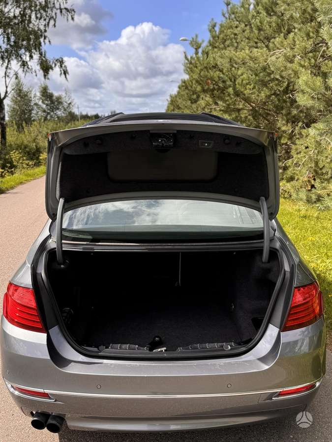 BMW 520, 2.0 l., Седан