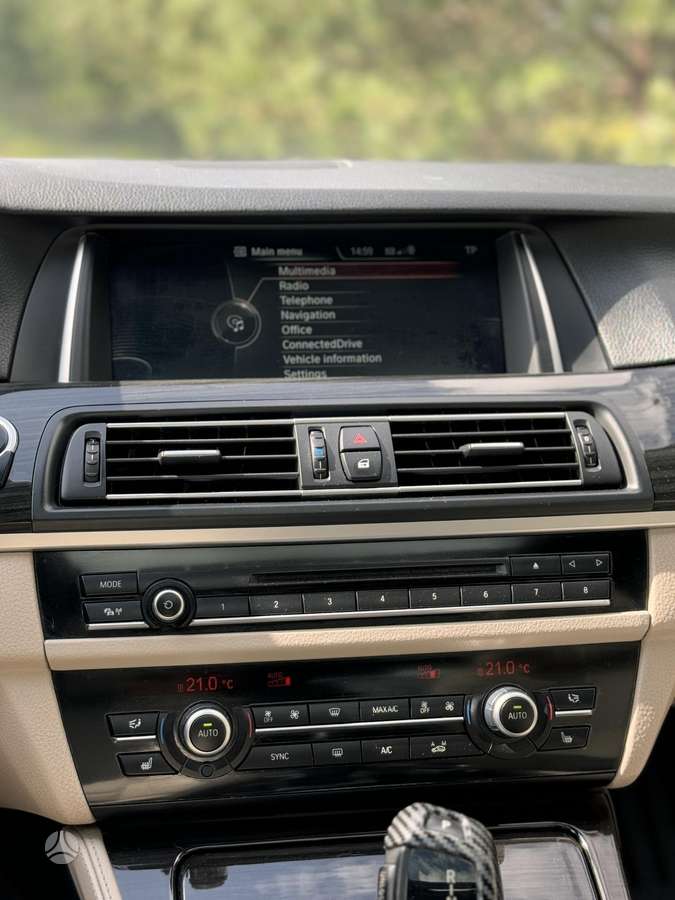 BMW 520, 2.0 l., Седан