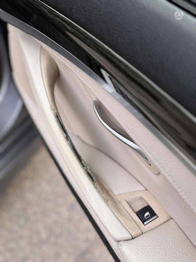BMW 520, 2.0 l., Седан
