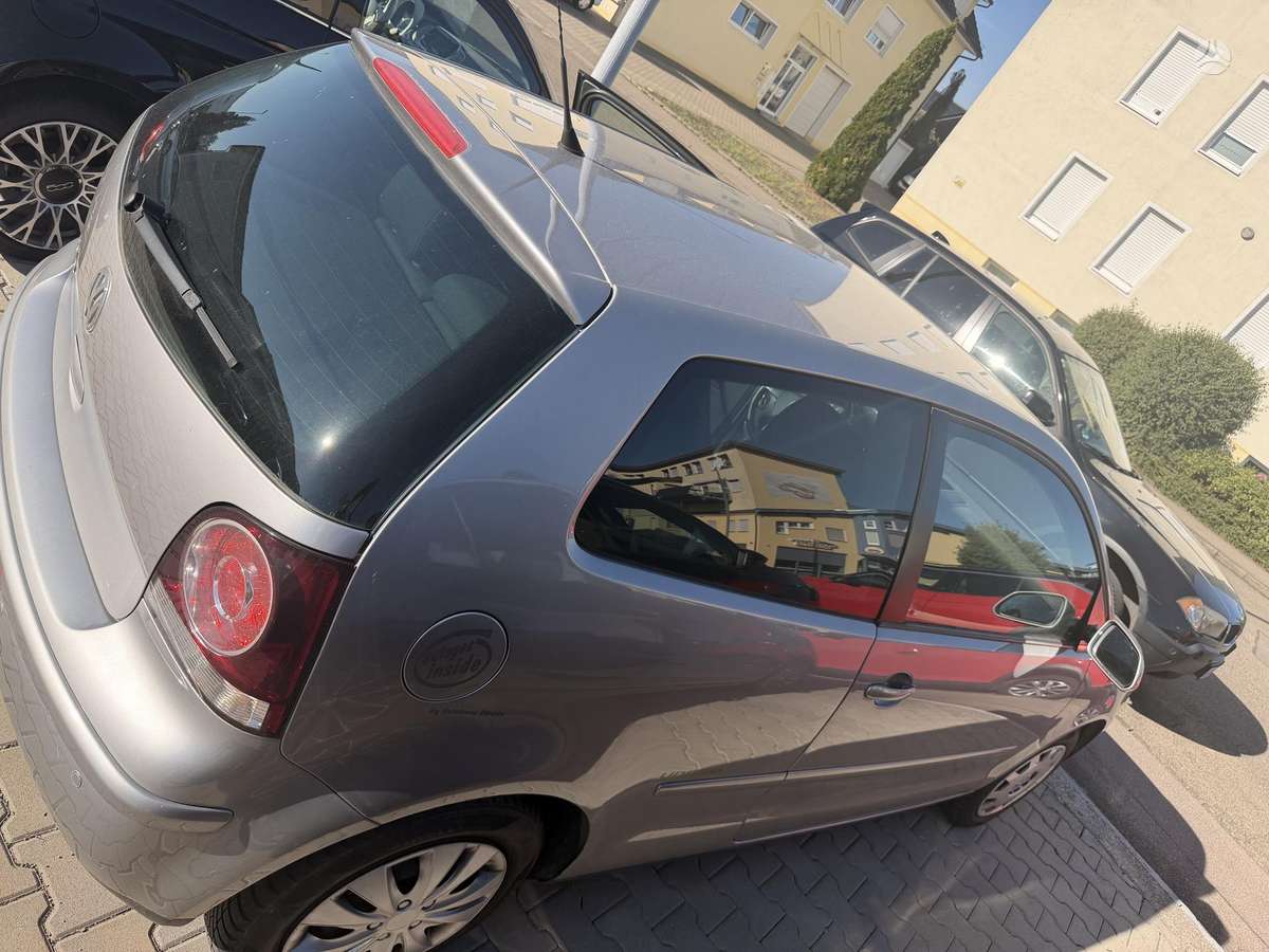 Volkswagen Polo - 2
