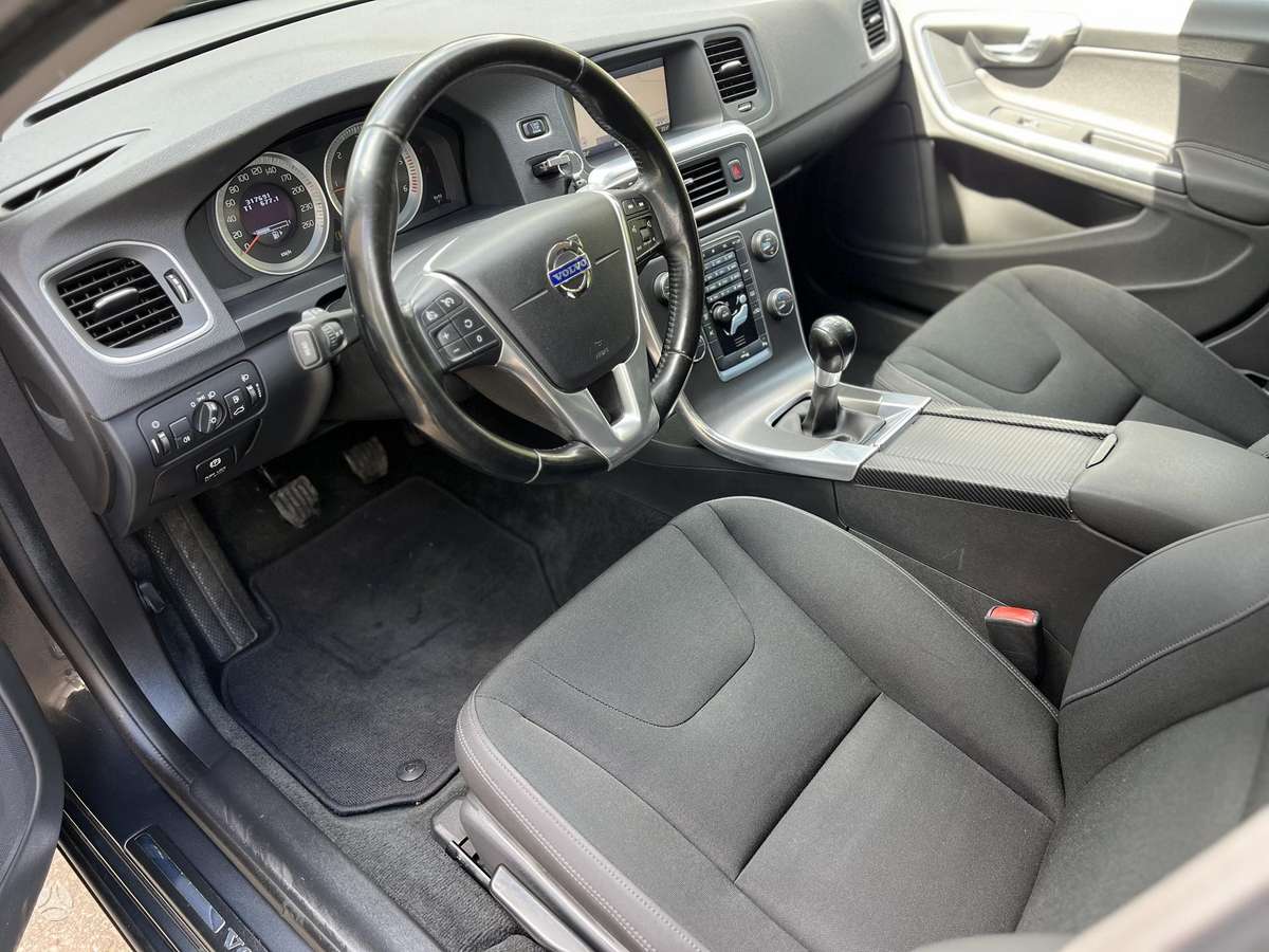 Volvo V60, 2.0 l., Универсал