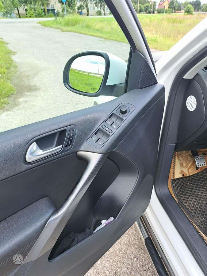 Volkswagen Tiguan - 10