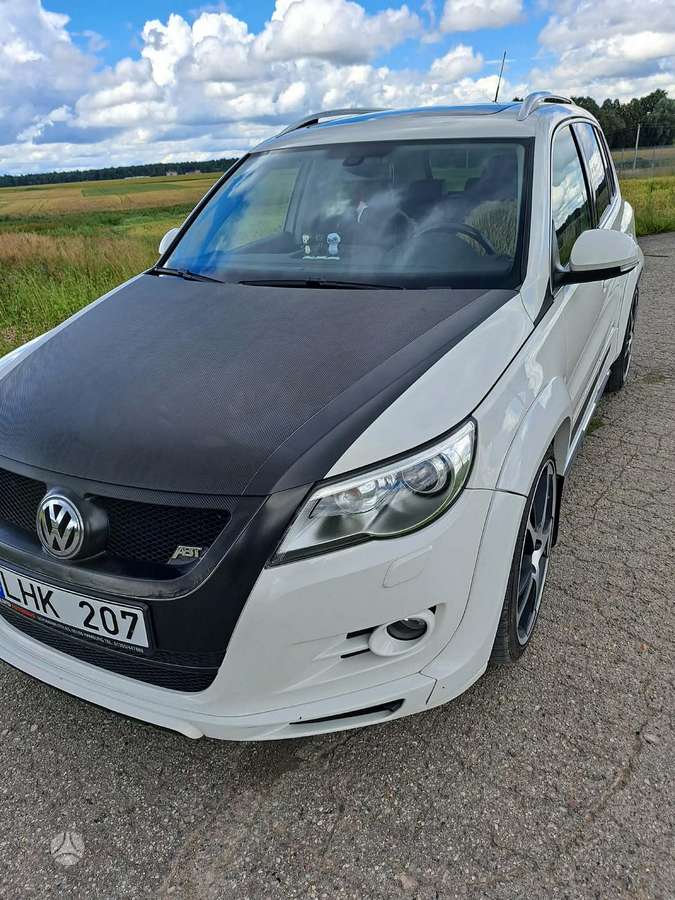Volkswagen Tiguan - 4