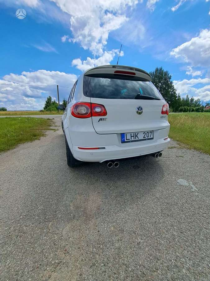 Volkswagen Tiguan - 2