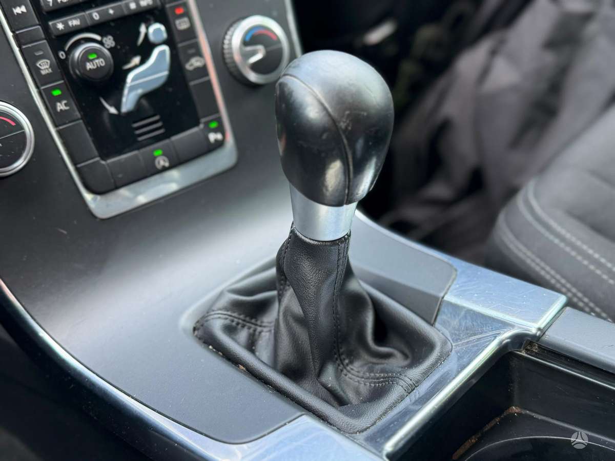Volvo V60, 1.6 l., hatchback
