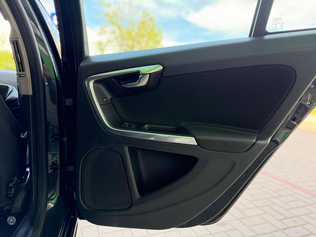 Volvo V60, 1.6 l., hatchback