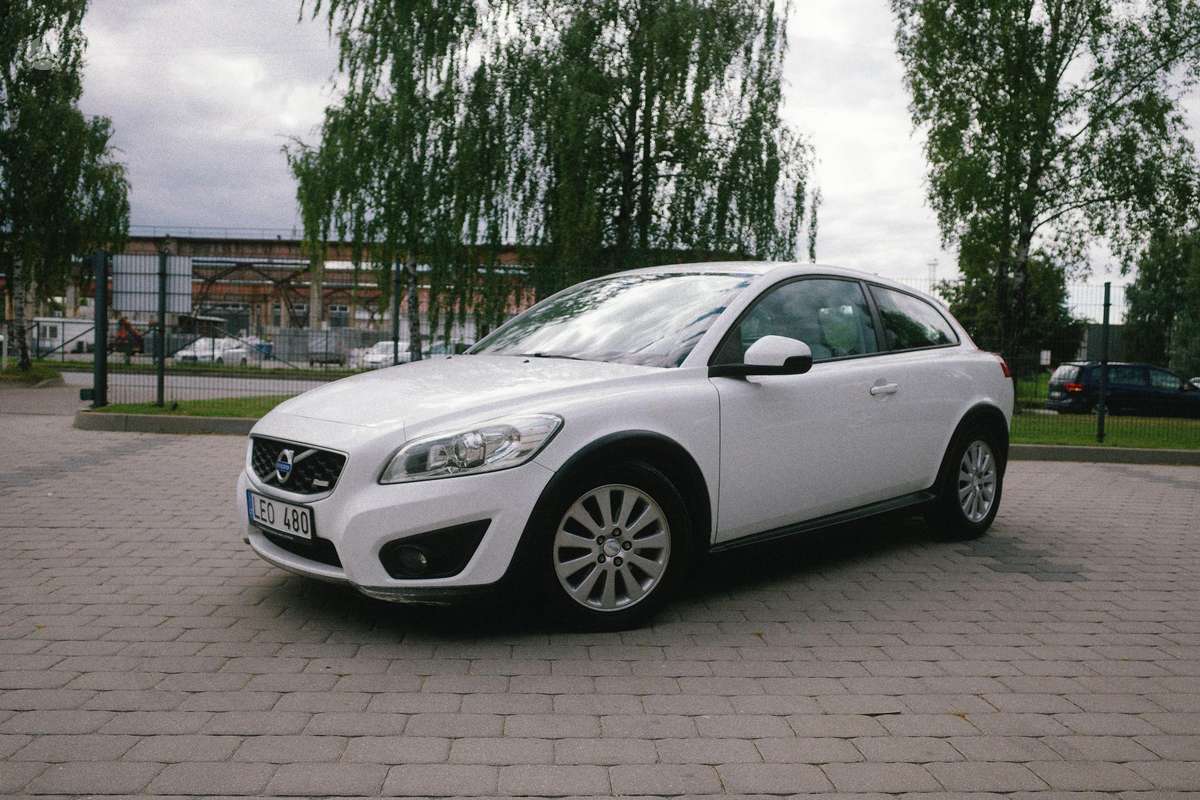 Volvo C30, 1.6 l., hatchback