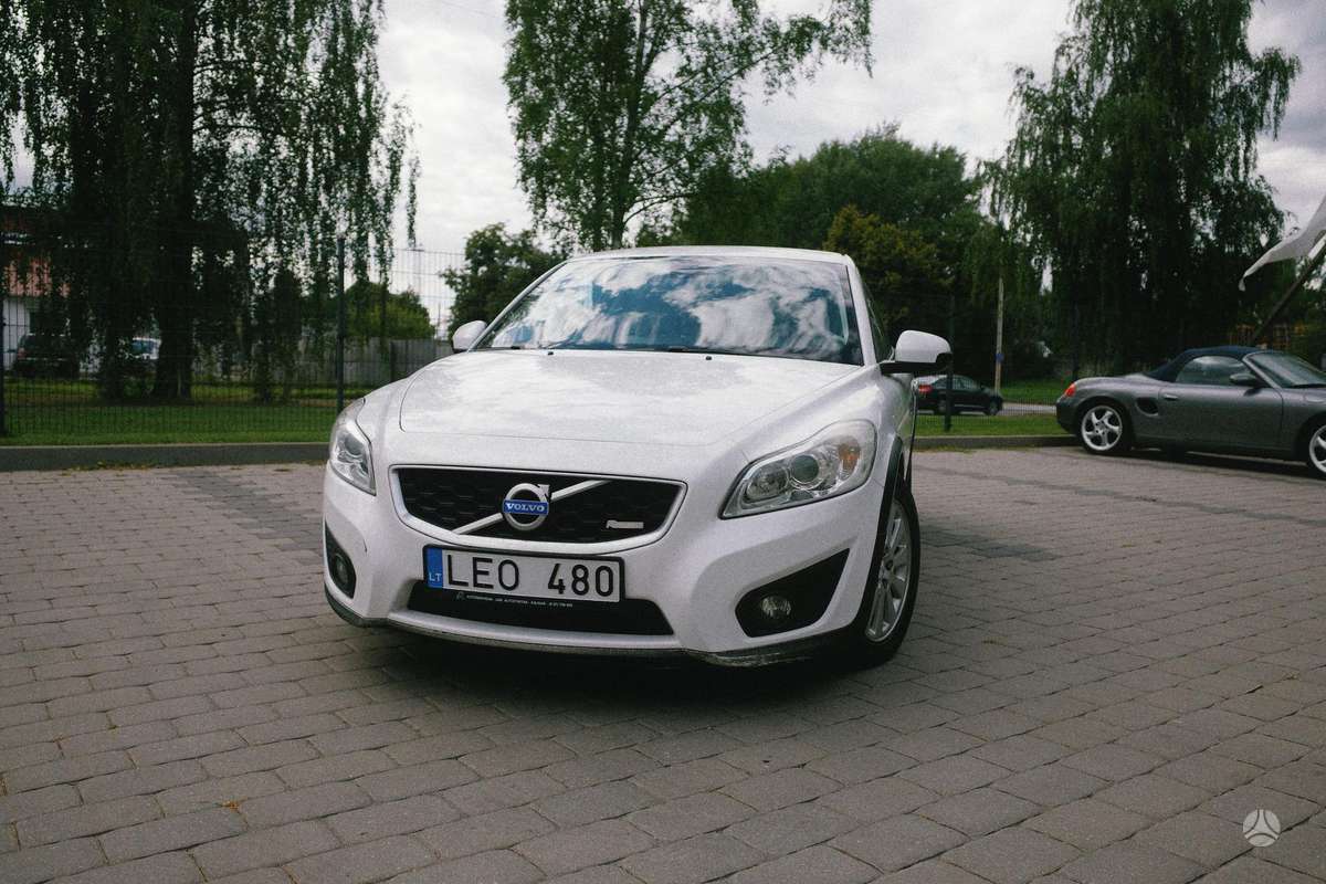 Volvo C30, 1.6 l., hatchback