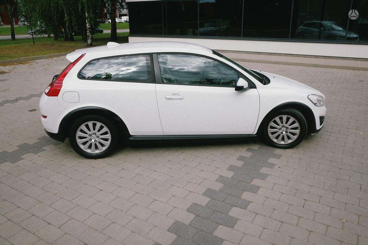 Volvo C30, 1.6 l., hatchback