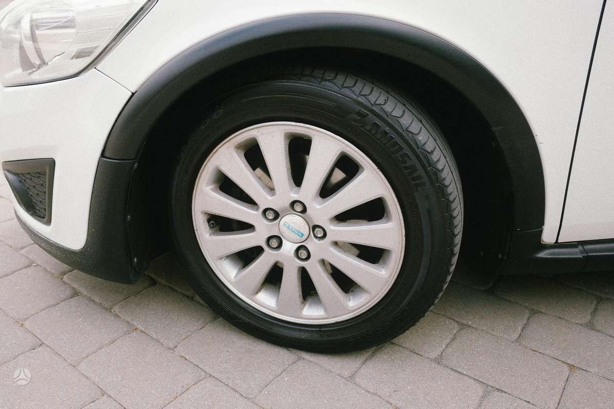 Volvo C30, 1.6 l., hatchback