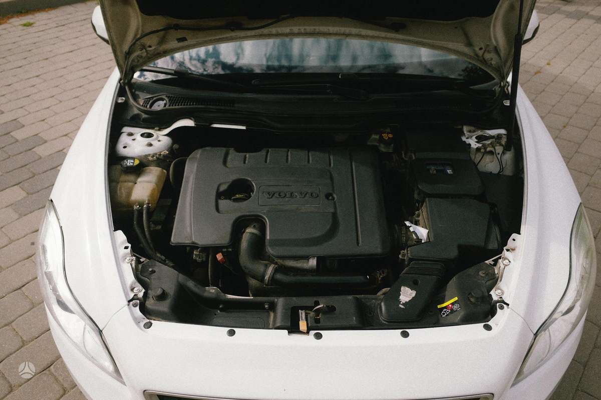 Volvo C30, 1.6 l., hatchback
