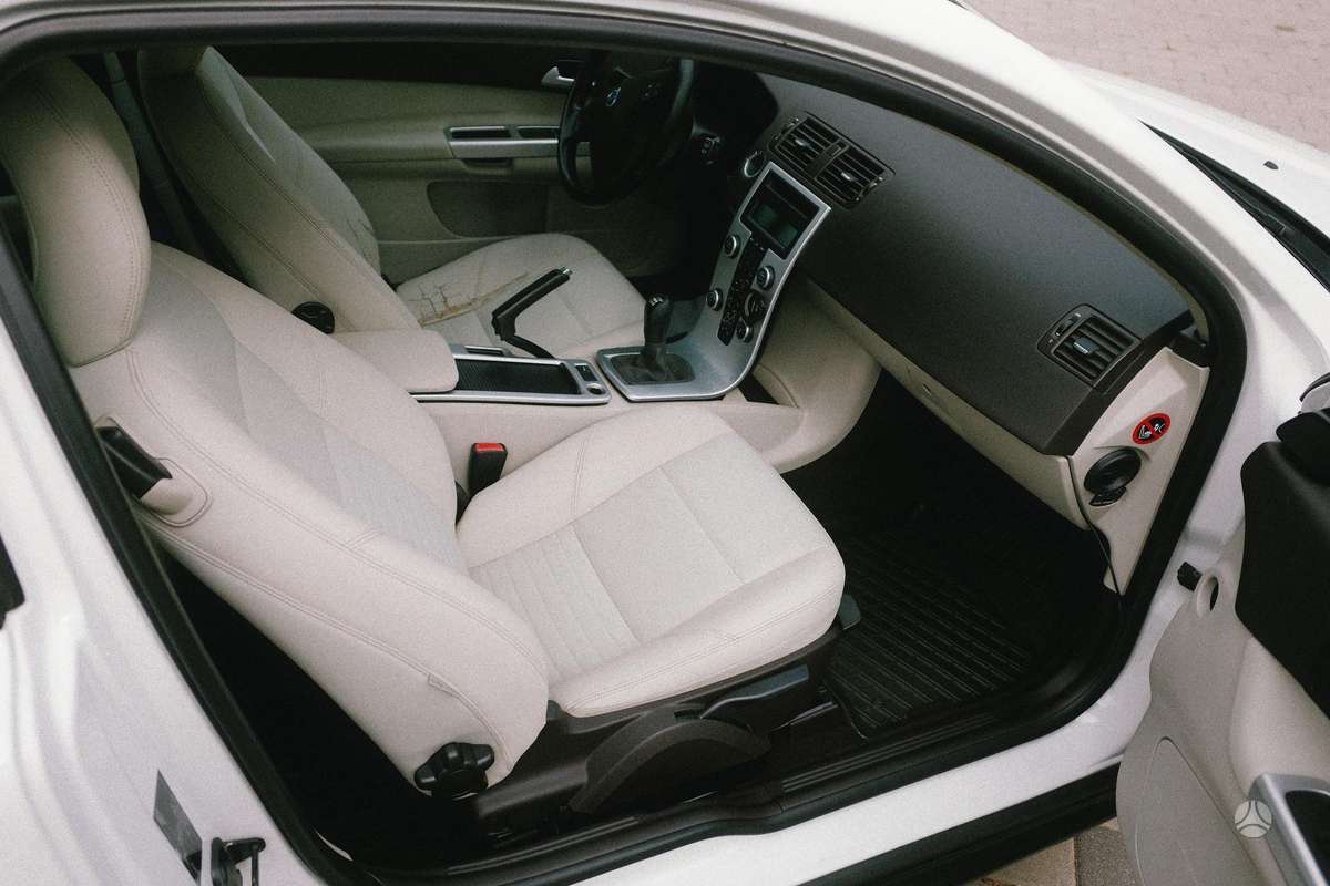Volvo C30, 1.6 l., hatchback