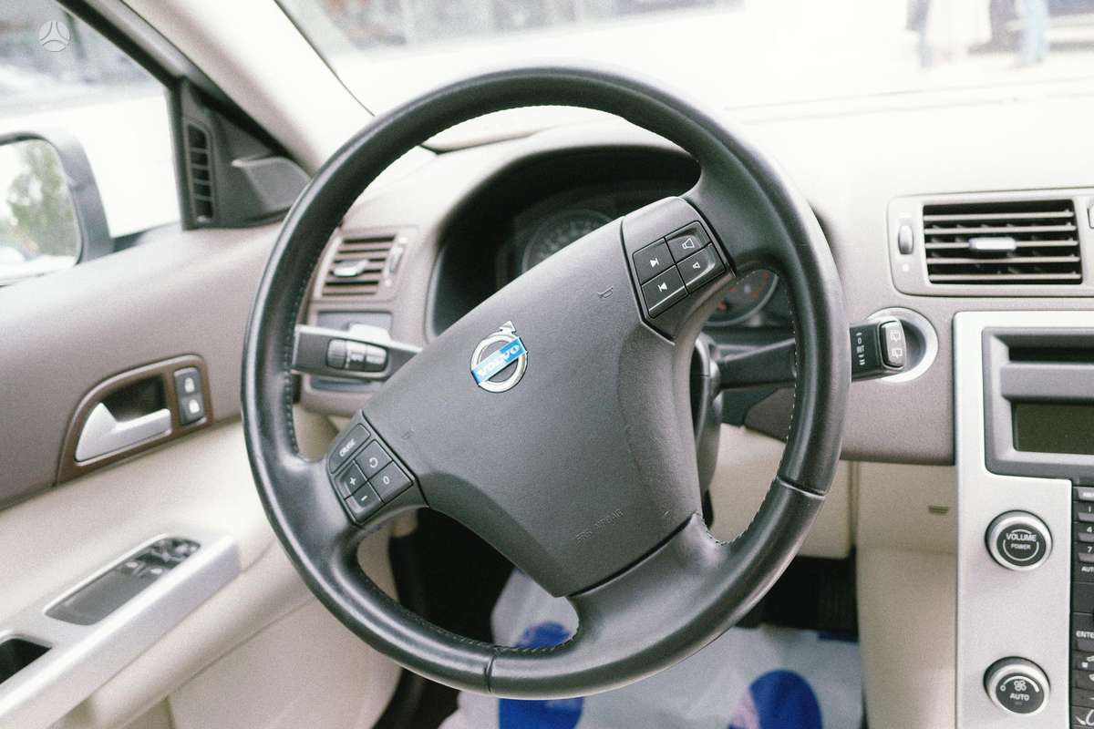 Volvo C30, 1.6 l., hatchback