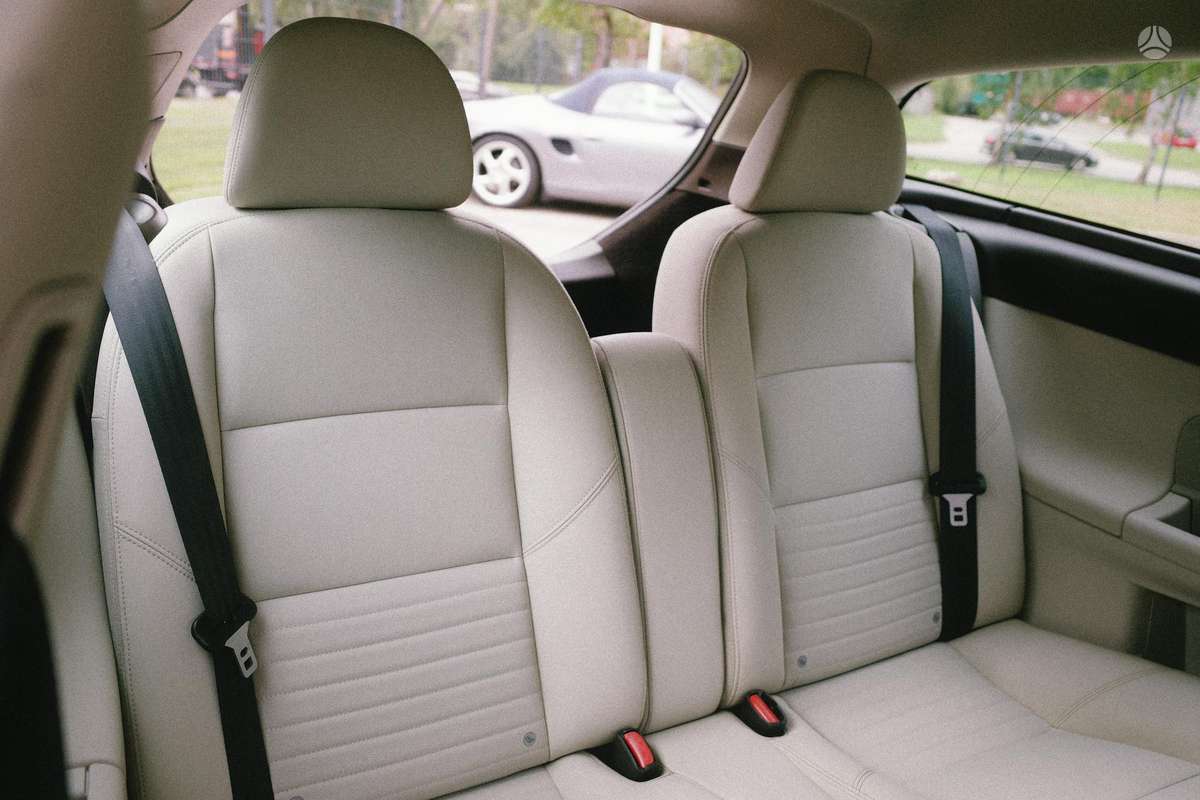 Volvo C30, 1.6 l., hatchback
