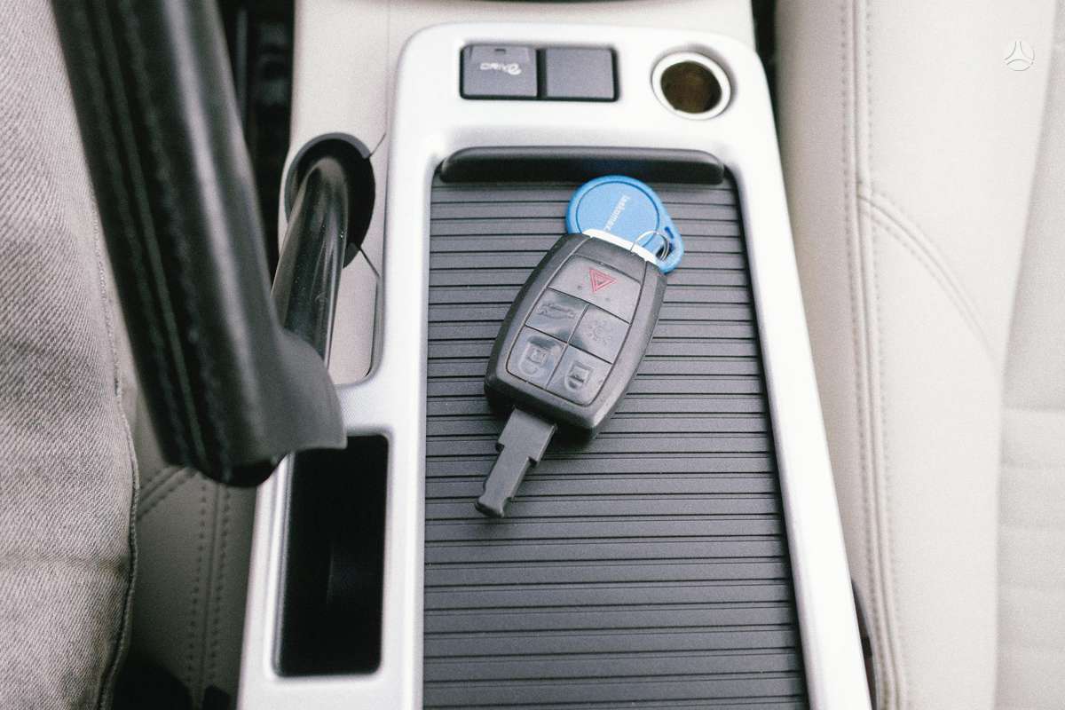 Volvo C30, 1.6 l., hatchback