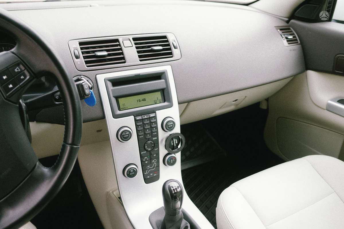 Volvo C30, 1.6 l., hatchback