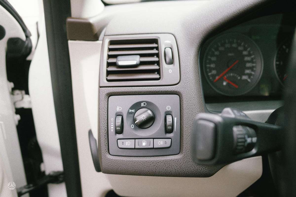 Volvo C30, 1.6 l., hatchback