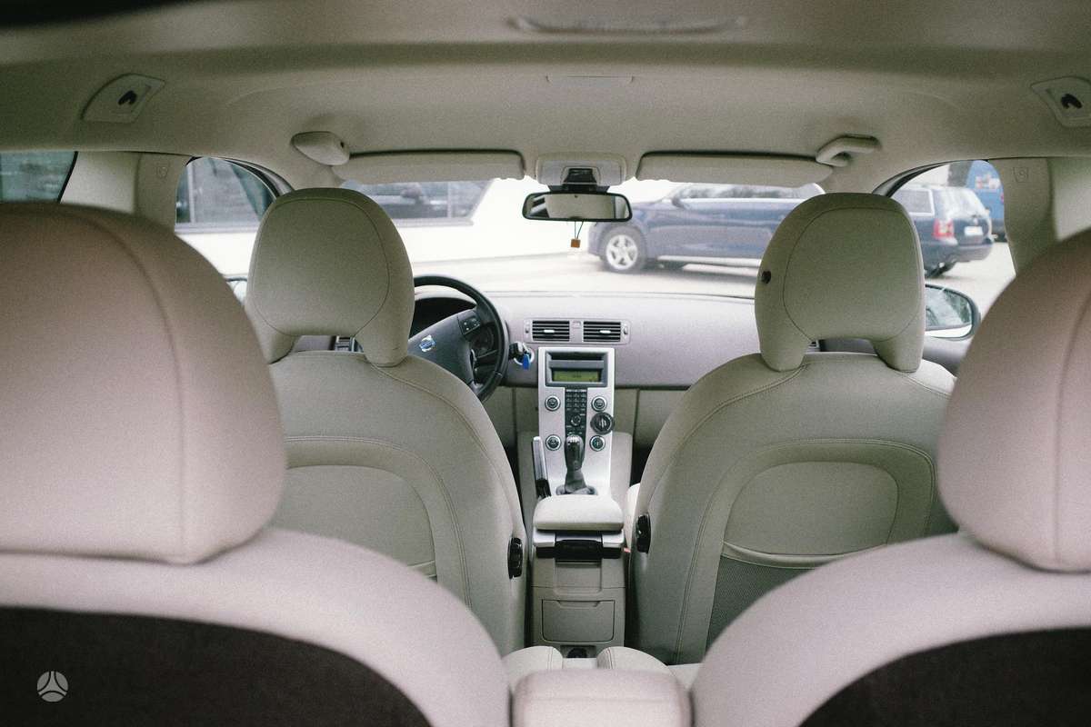 Volvo C30, 1.6 l., hatchback