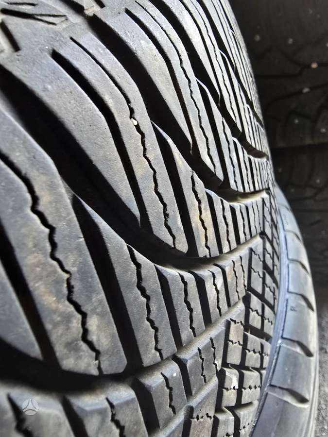 Trazano, universalios 215/55 R15