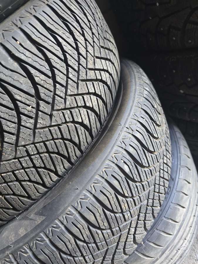 Trazano, universalios 215/55 R15