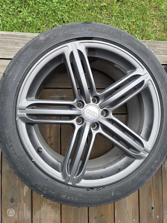 Audi A8, lengvojo lydinio, R20