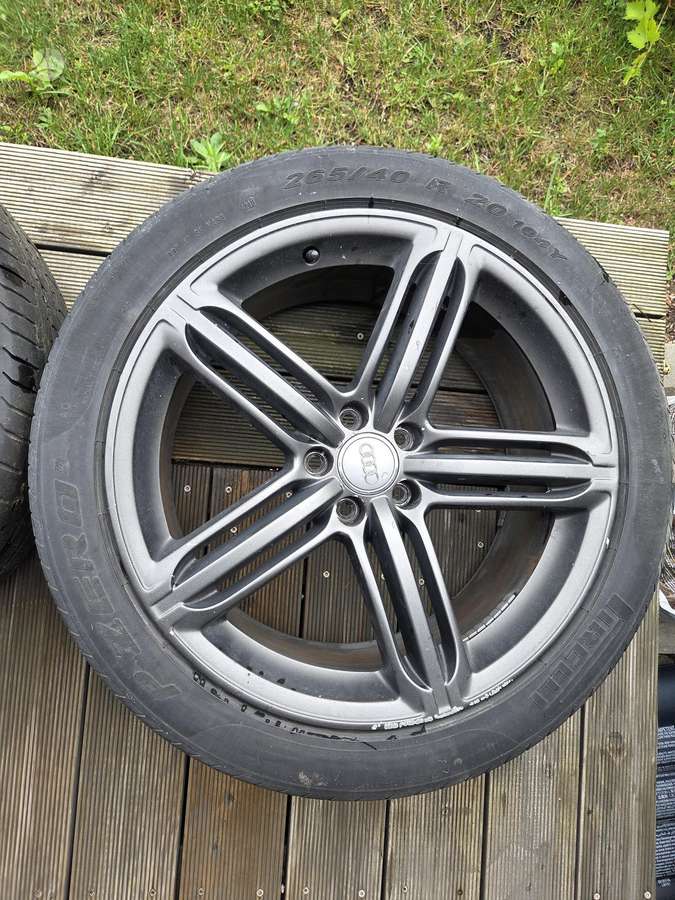 Audi A8, lengvojo lydinio, R20