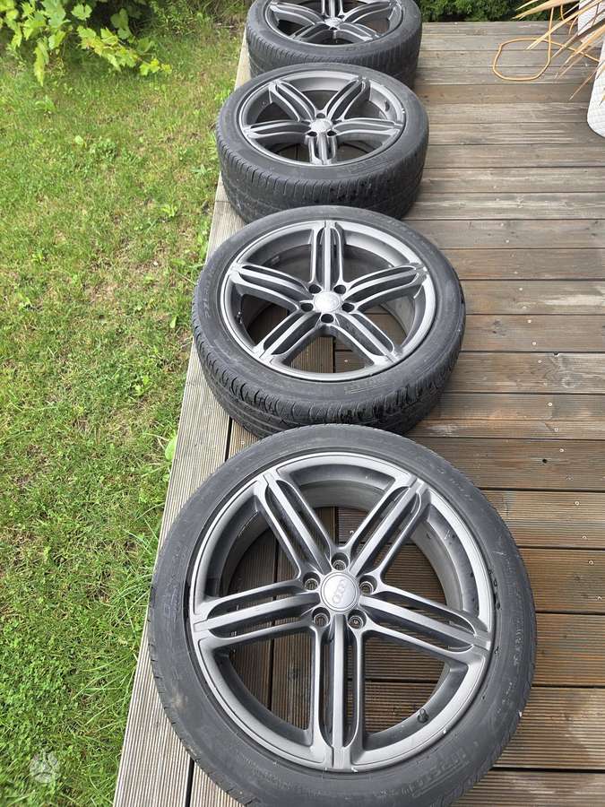 Audi A8, lengvojo lydinio, R20